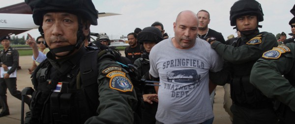 Joseph Hunter podczas aresztowania przez Tajlandzką policję